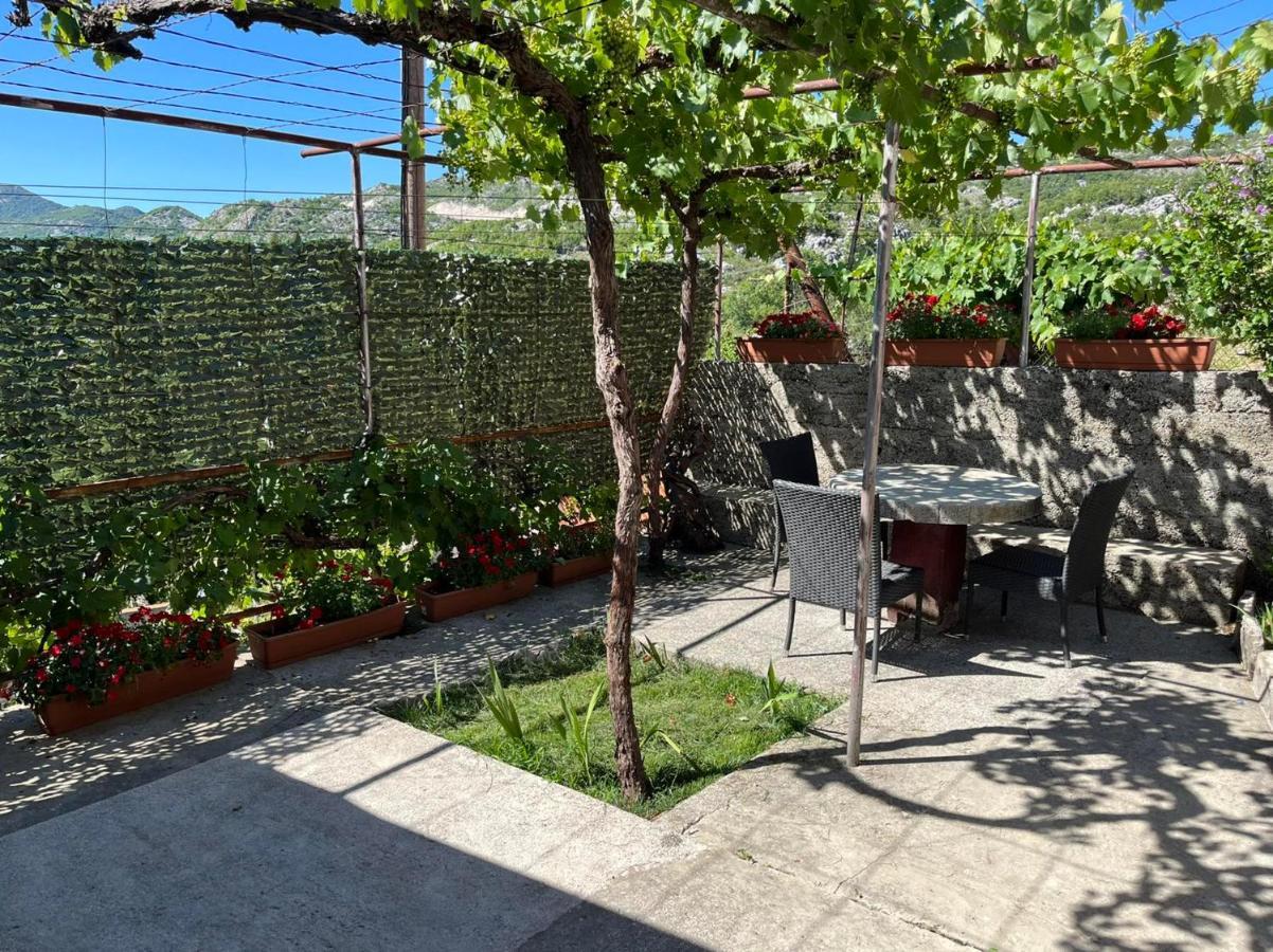 Una Apartment Cetinje Exteriör bild